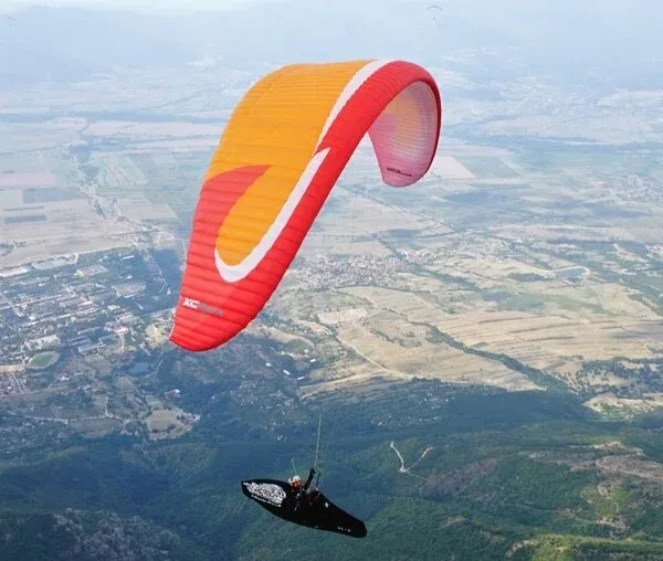 Flow free flight glider